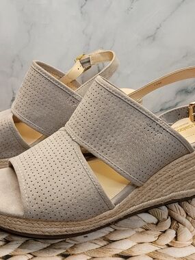 Liz Claiborne Women’s Wedge Espadrille Sandals – Size 10, beige/gray  Fall shoes